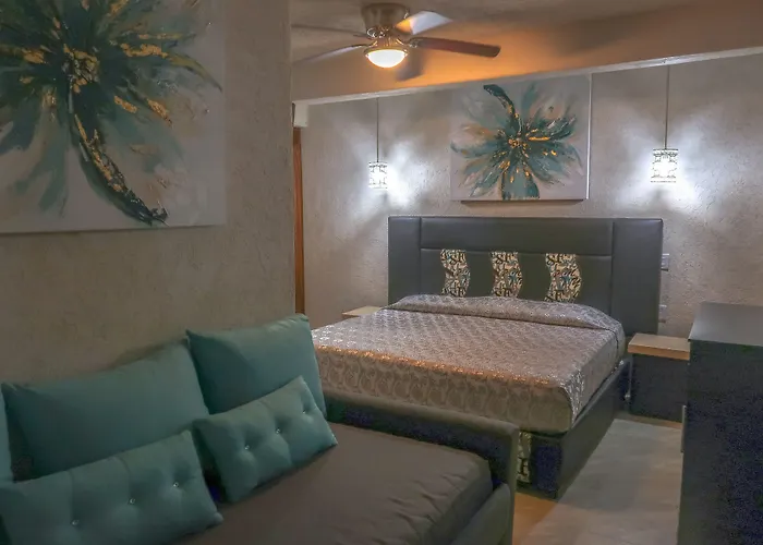 Punta Blanca Hotel Zihuatanejo